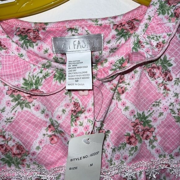 NWT Lati fashion 2 piece pajama set size medium - Picture 2 of 4